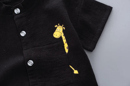 מכופתרת קצרה וגינס קצר-בר