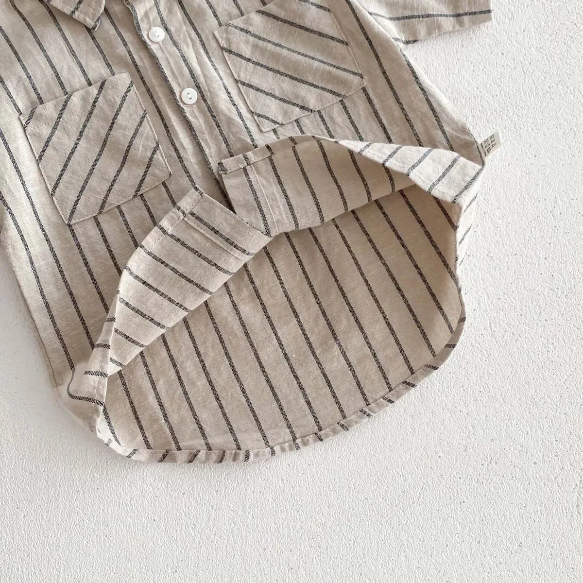 סט פסים מכופתרת קצרה ומכנס-אדיר