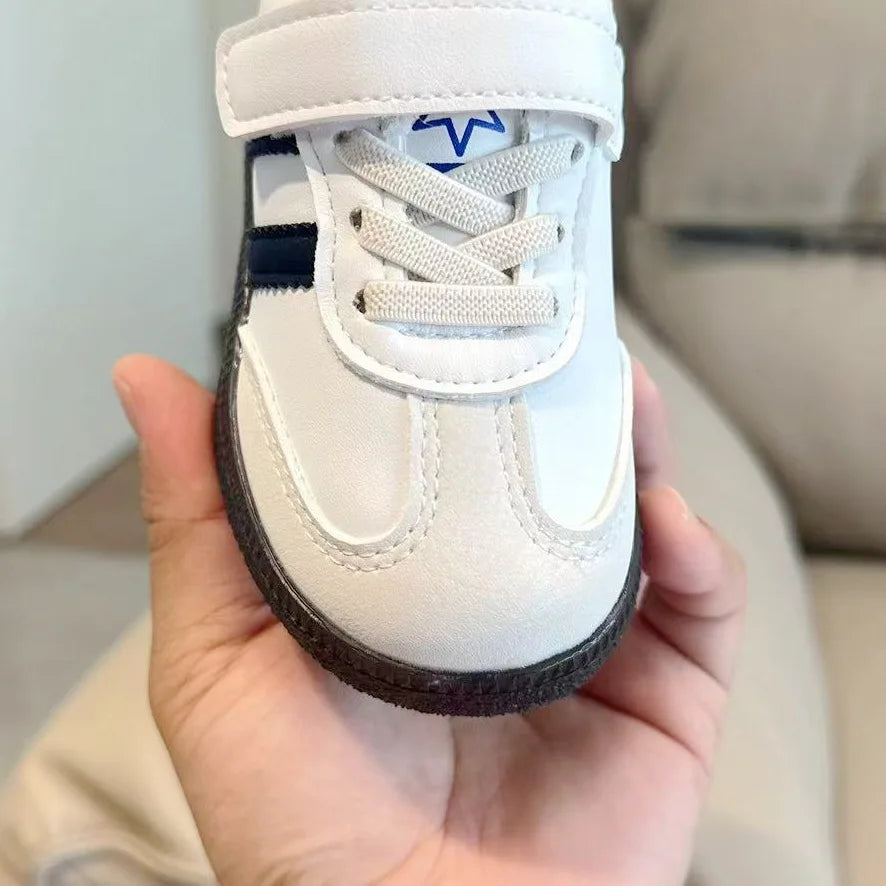 נעלי סניקרס סקוץ'